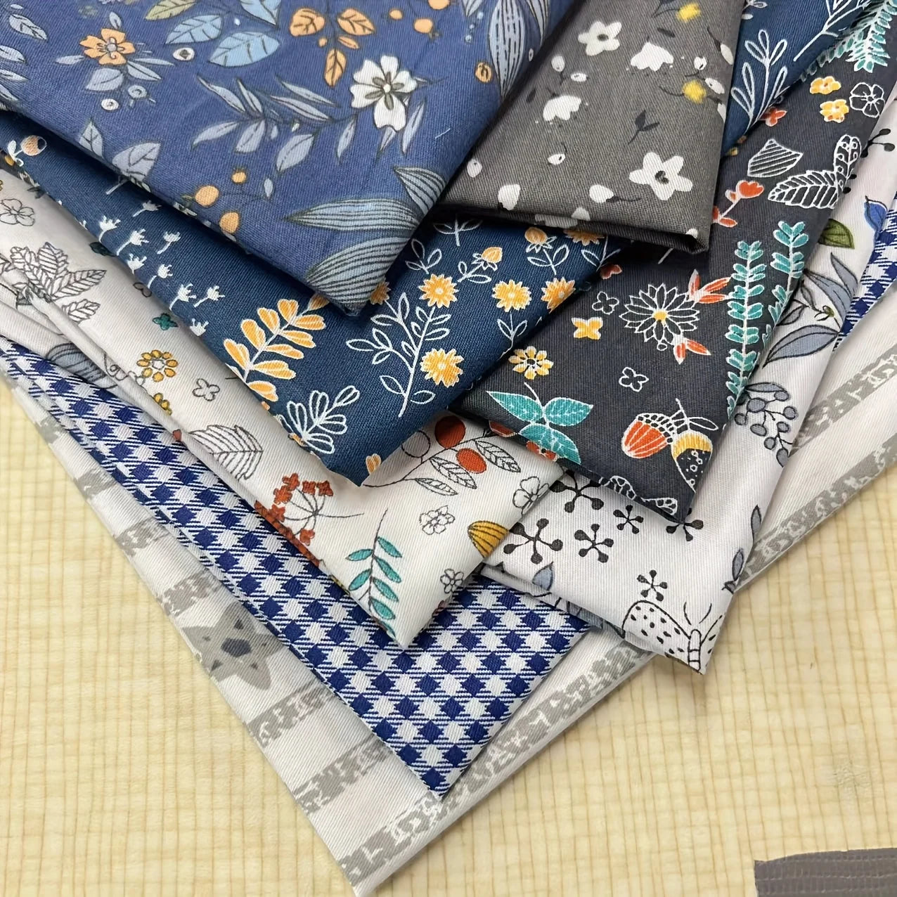 8 pcs fat quarter Quilt Fabric