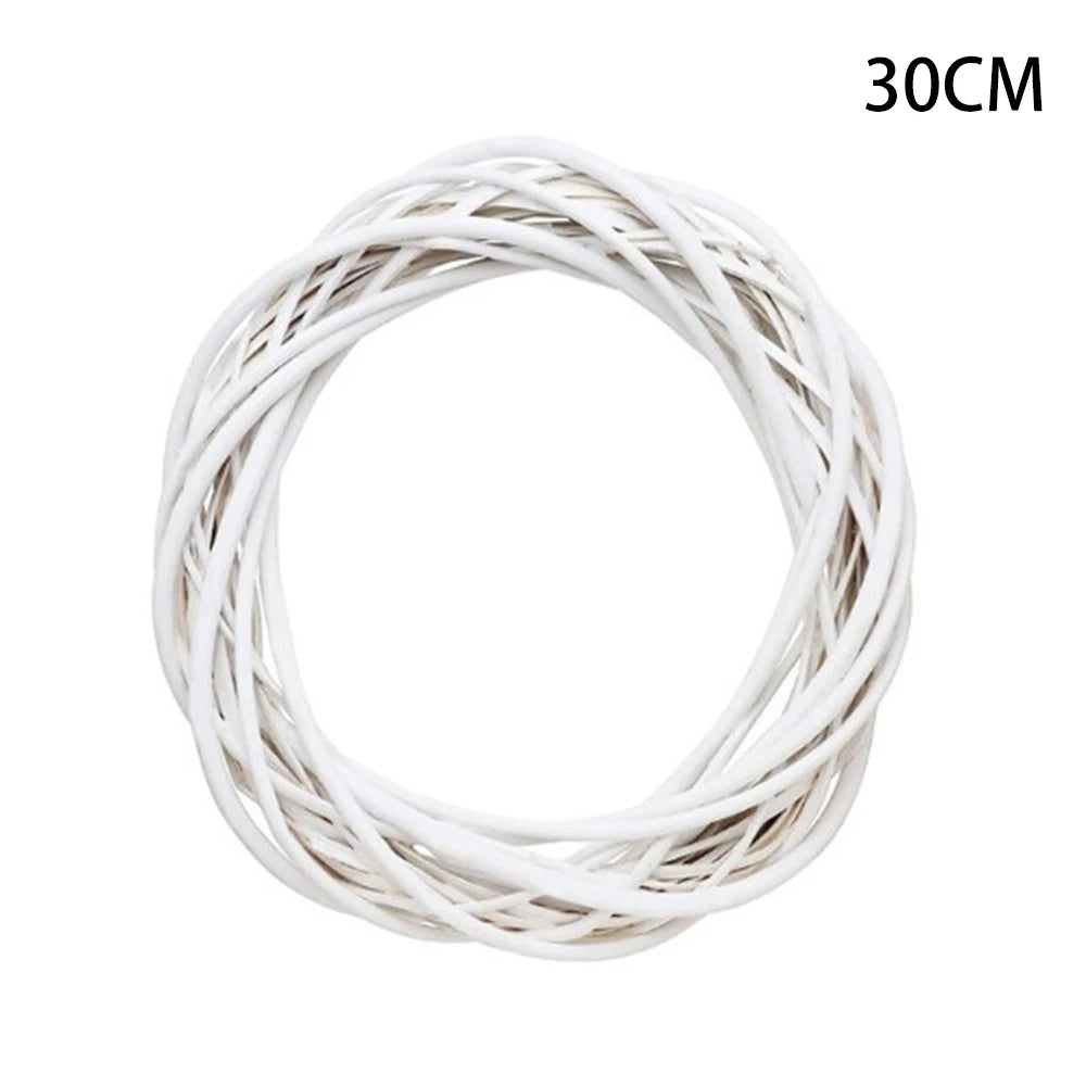 30cm White Wicker Wreath