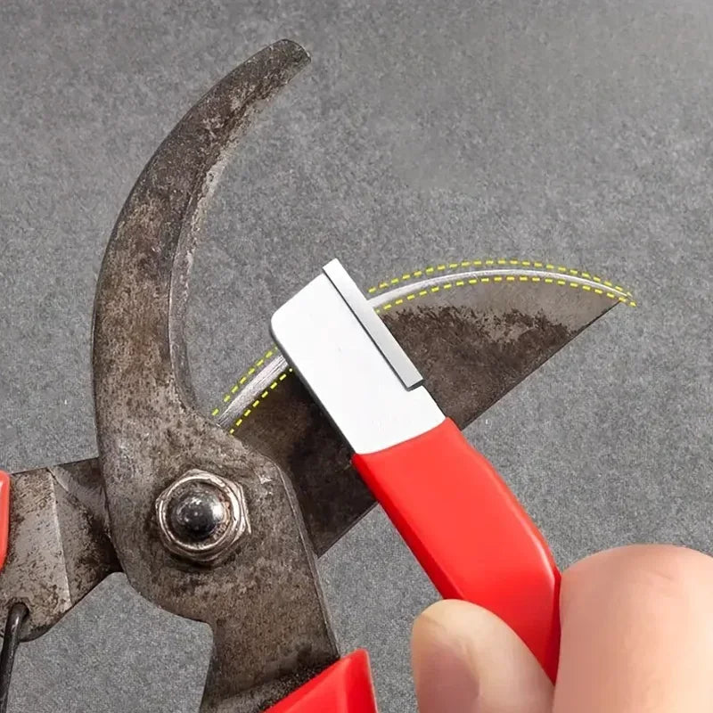 Portable knife sharpener