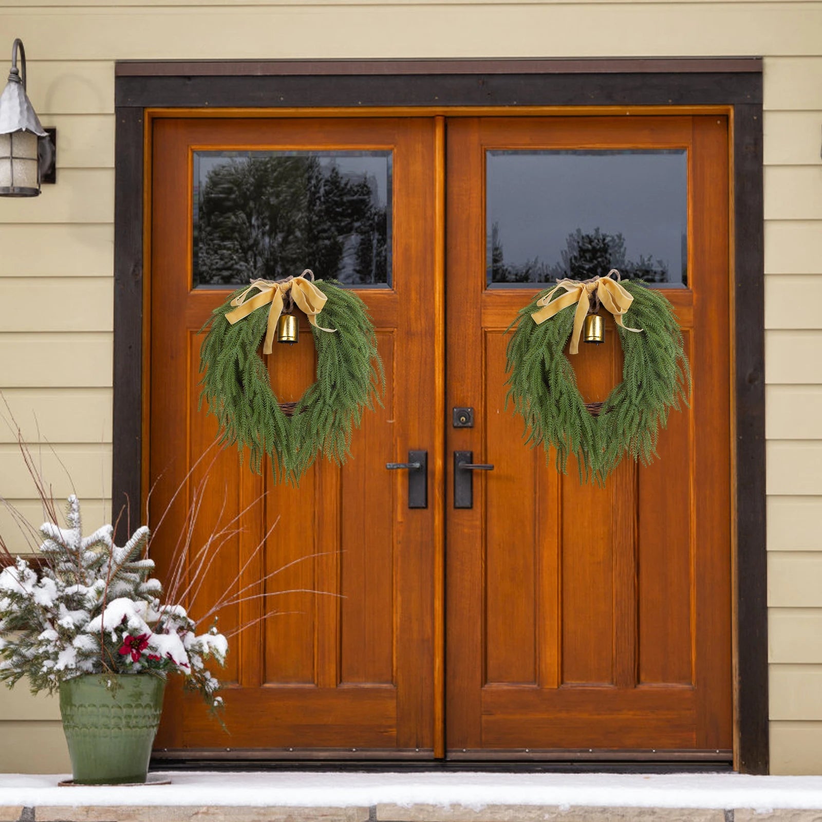 Festive Christmas Decoration Wreath