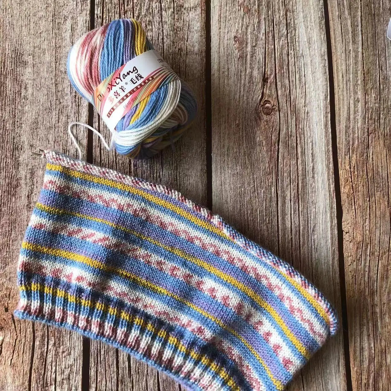 100% Cotton Handwoven Medium and Fine Dyed Yarn